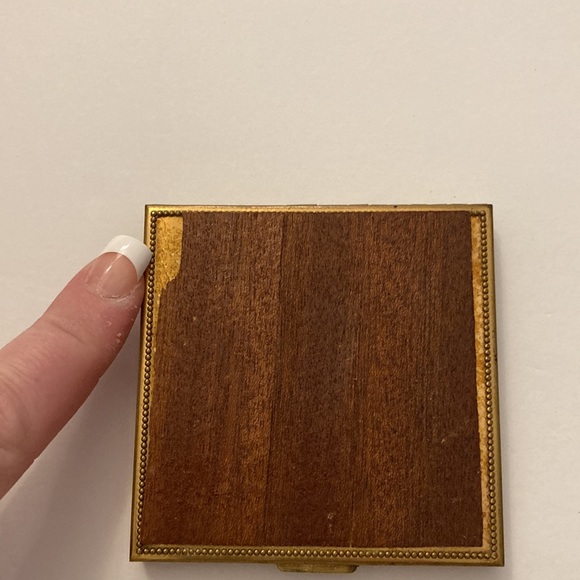 Gorgeous Vintage Horse Compact - Picture 5 of 8